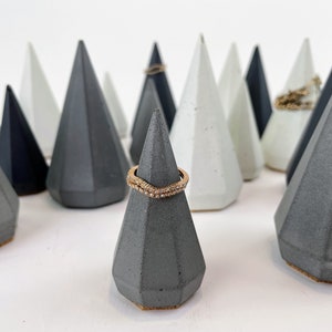 Minimalist Concrete Ring Cone – Handmade Jewelry Holder for Rings, Modern Display Stand