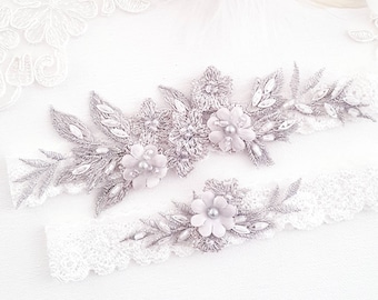 Botanical Lace Bridal Wedding Garter, Gray Floral, Vintage Pearl Garter for Bride, Spring Wedding