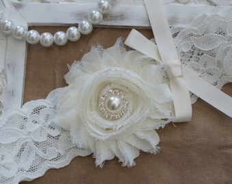 Wedding Garter, Bridal Garter, Vintage Wedding, Ivory Lace Garter, Ivory Wedding Garter
