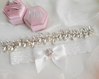 Bruiloft kousenband en toss kousenband-kristalsteentjes, antislip kant bruid kousenband, gepersonaliseerd monogram geborduurd, bruids kousenband, zilver