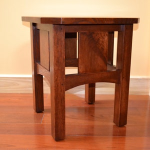 Stickley end deals table with drawer