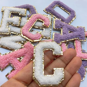 Aufkleber Bunt Chenille Gestickte Buchstaben Flecken Aufkleber Buchstabenaufnäher - perfekt, um auf die Tasche Laptop oder Buch zu kleben