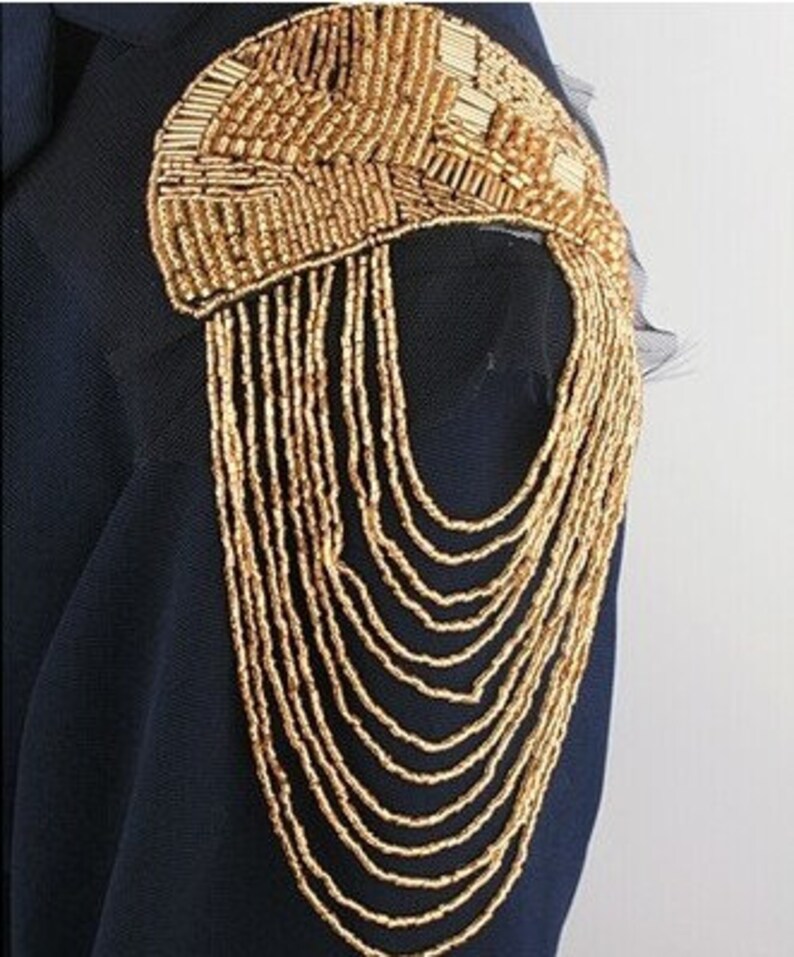A pair gold vintage jewelery tassel big shoulder brooch epaulet epaulettes Shoulder Pads DIY Craft