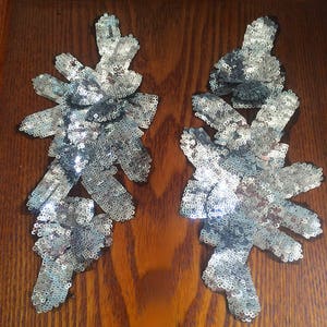 A pair silver sequined flower applique  sew on patch sewing accessories