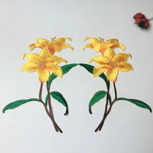A pair lily flower  embroidered Patch Supplies for Coat,bag,Costume Decorative Appliques iron on Patches