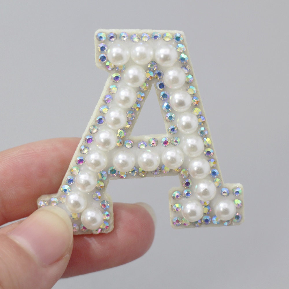 Strass Buchstaben-Patches „M“ – 2 Stück, Schwarz-weiß, Zum Aufbügeln – Für Kleidung, Hüte & Taschen