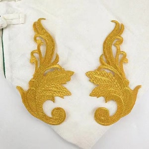 1 Pair Gold or silver flower Iron On Embroidery Appliques Trims Garments Budges Accessories