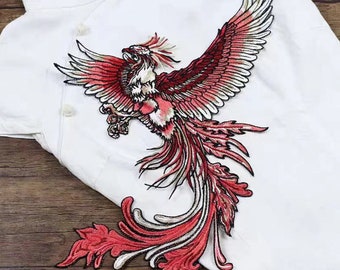Gran parche de fénix bordado para decorar prendas de vestir.