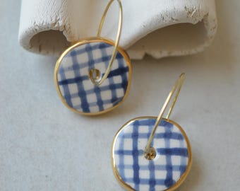 Checkered ceramic hoop earrings