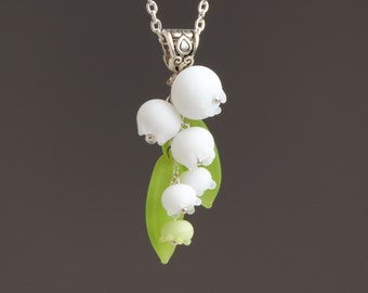 Lelietje-van-dalenketting • Groene lente-sieraden met bloemen • Glazen bloemenhanger zomerplant