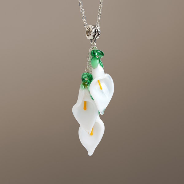 White calla lily necklace Lily flower necklace Nature inspired necklace Blossom necklace Floral necklace White flower elegant necklace