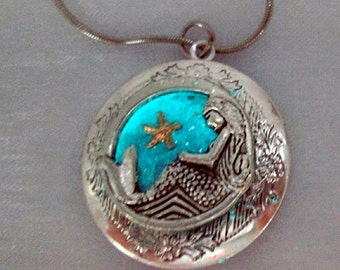 Magic mermaid necklace, Glow in the dark starfish mermaid locket, merman necklace, sea creature necklace, mermaid amulet, keepsake gift