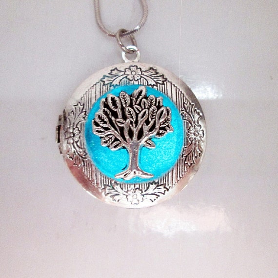Glow In The Dark Tree Of Life Locket Necklace – Blue & Green, Vintage Steampunk Style