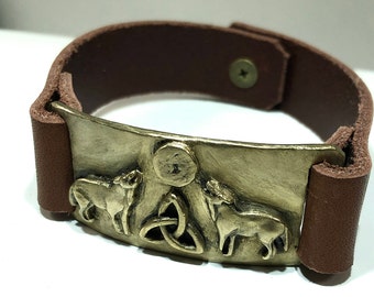 Celtic wolves howling moon leather bracelet, mens wolf bracelet, wolf leather bracelet, handmade wolf themed gift for boyfriend, for brother