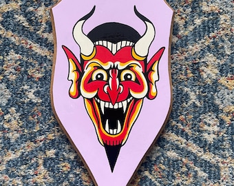Placa de taxidermia de diablo estilo tatuaje tradicional pintada a mano