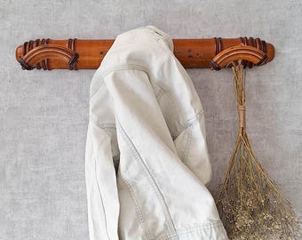 Perchero de pared de madera estilo Art Déco de los años 30 con 3 ganchos, perchero de madera antiguo francés para pared, estilo rústico de granja francesa, perchero francés para sombreros