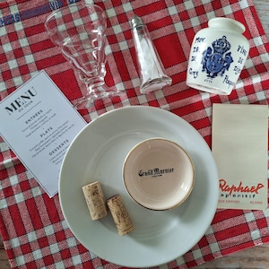 Tavolo da bistrot Instant Paris, set da collezione unico nel suo genere, in pietra di ferro antica e arredamento da bistrot di metà secolo