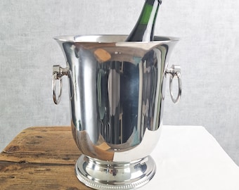 Cubitera de champán vintage plateada con pedestal, enfriador de vino Guy Degrenne con asas de anillo, artículos de bar clásicos europeos.