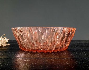 French Large Pink Glass Serving Dish Vintage Diamond Cut Glass Salad Bowl, French Saladier Glass ARCOROC Glass