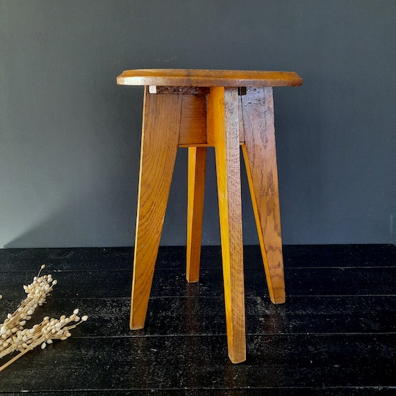 Quadripod Stool With X-shaped and Circular Sat in Solid Wood
