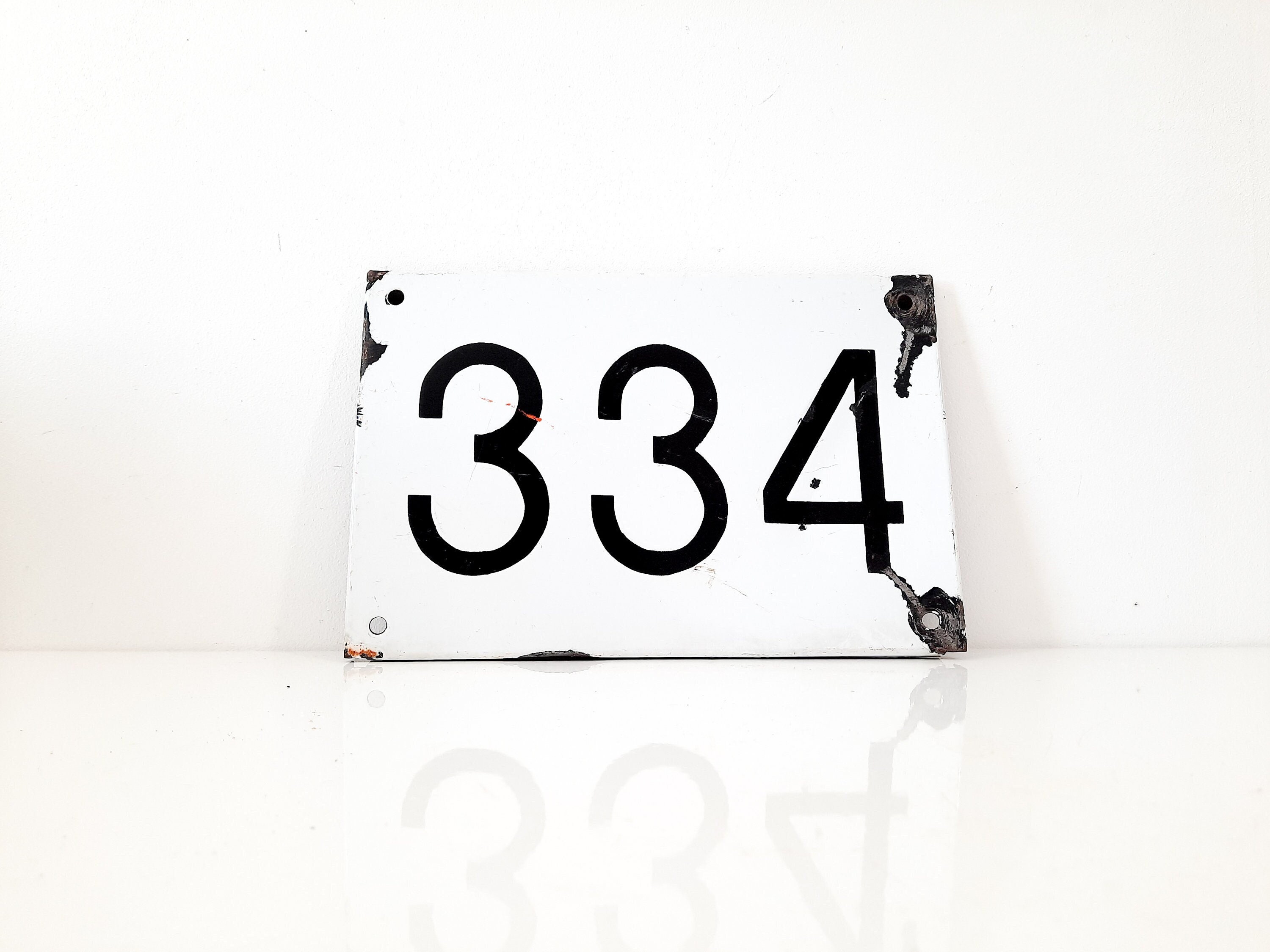 Grand Français Vintage Sncf Railway Noir et Blanc Émail Numéro de Voie Panneau Panneau 334, Plaque N