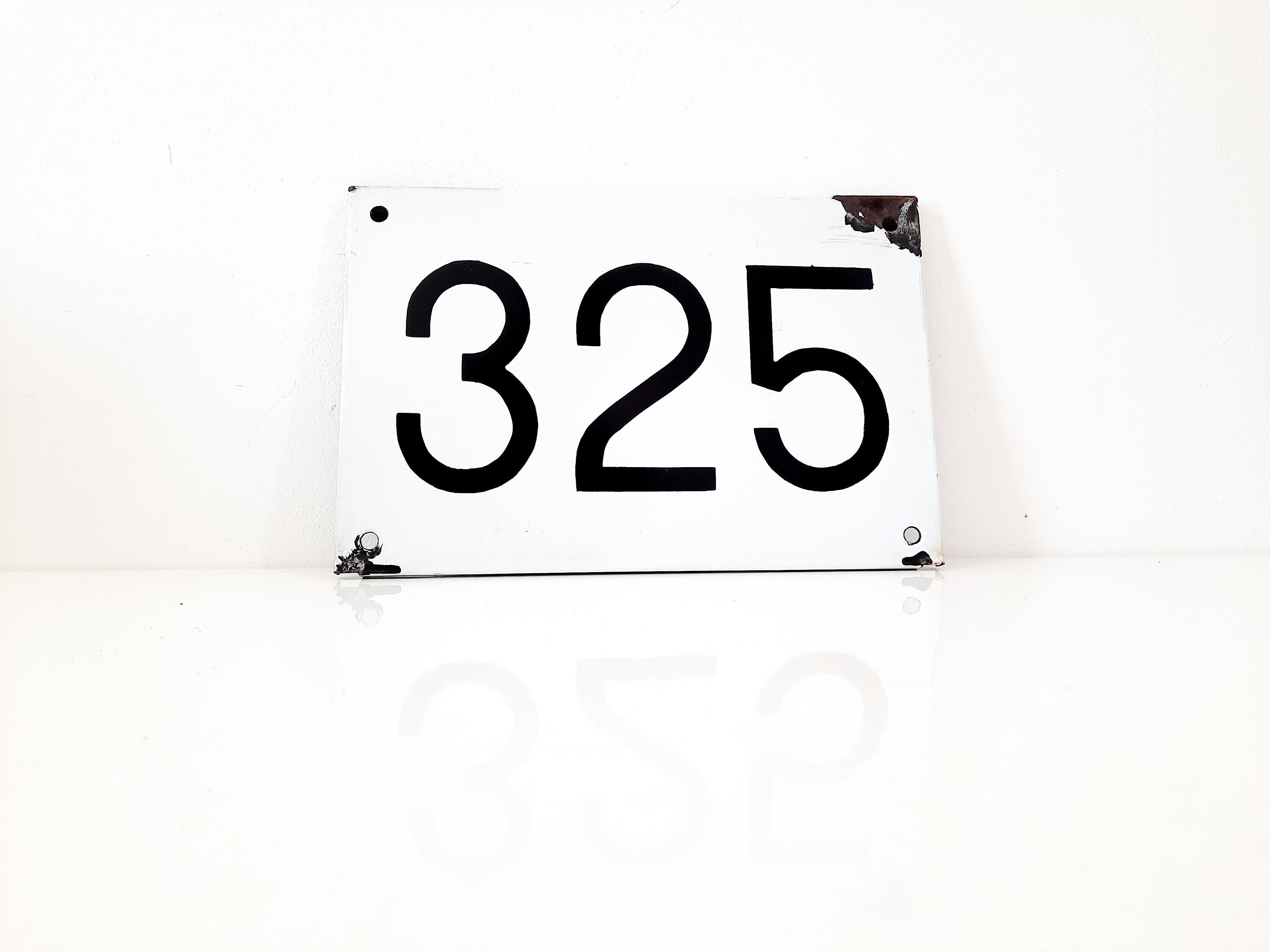 Grand Français Vintage Sncf Railway Noir et Blanc Émail Numéro de Voie Panneau Panneau 325, Plaque N