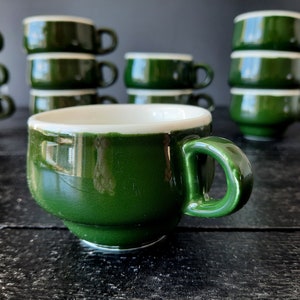 12er-Set Flache Tasse Kaffee Dunkelgrüne und Weiße Tasse Keramik, Pillivuyt-Stil Tassen Brasserie Kaffee, Bistro-Stil