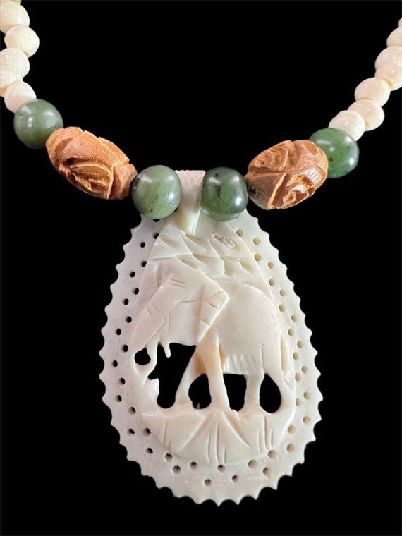 VTG Thai White Elephant Amulet Rosewood Jade Beads Bovine Pendant