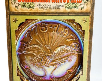 Prato Comemorativo Vintage Indiana Glass em Vidro Dourado Carnival com Águia Americana