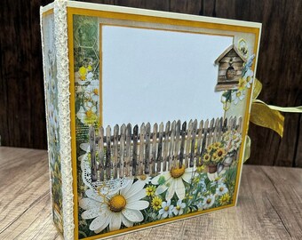 Botanical Bee Scrapbook Photo Album
