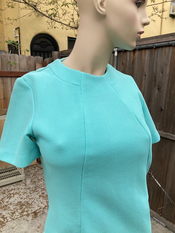 1960s Vintage NPC Fashions Mod Shift Dress M Blue Textured Ribbed Polyester View 5