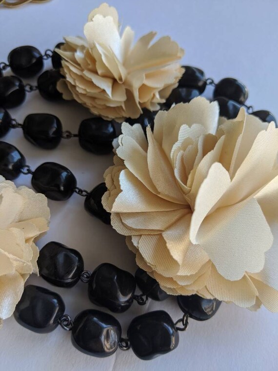 Vintage 1990s Joan Rivers floral necklace