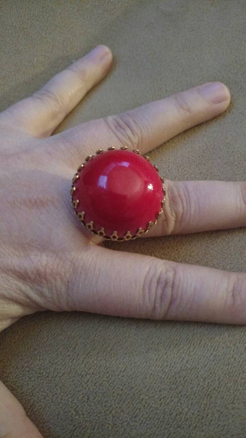 Red ring// vintage // round statement ring // gift// Etsy