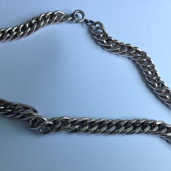 Chunky chain choker or collar necklace in silver tone metal, vintage 1980s