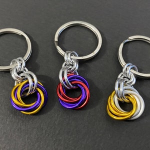 Holiday Fidget Keychains, Chainmaille Fidget Toy Keyrings, Keychains in Holiday Colours, Christmas Keyrings image 1