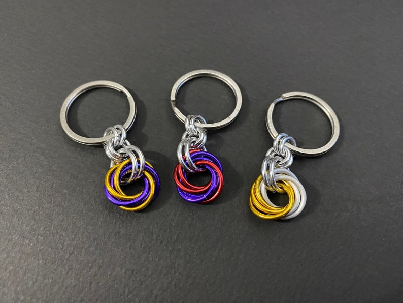 Holiday Fidget Keychains, Chainmaille Fidget Toy Keyrings, Keychains in Holiday Colours, Christmas Keyrings image 1