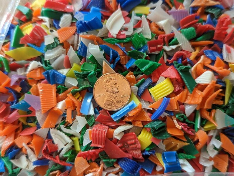 Shredded Plastic Caps Lids for Melt Art Craft Project Injection Molding Mix Color (8oz)