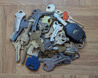 Vintage Bronze & Brass Tone Keys - Steampunk Craft Lot of 15