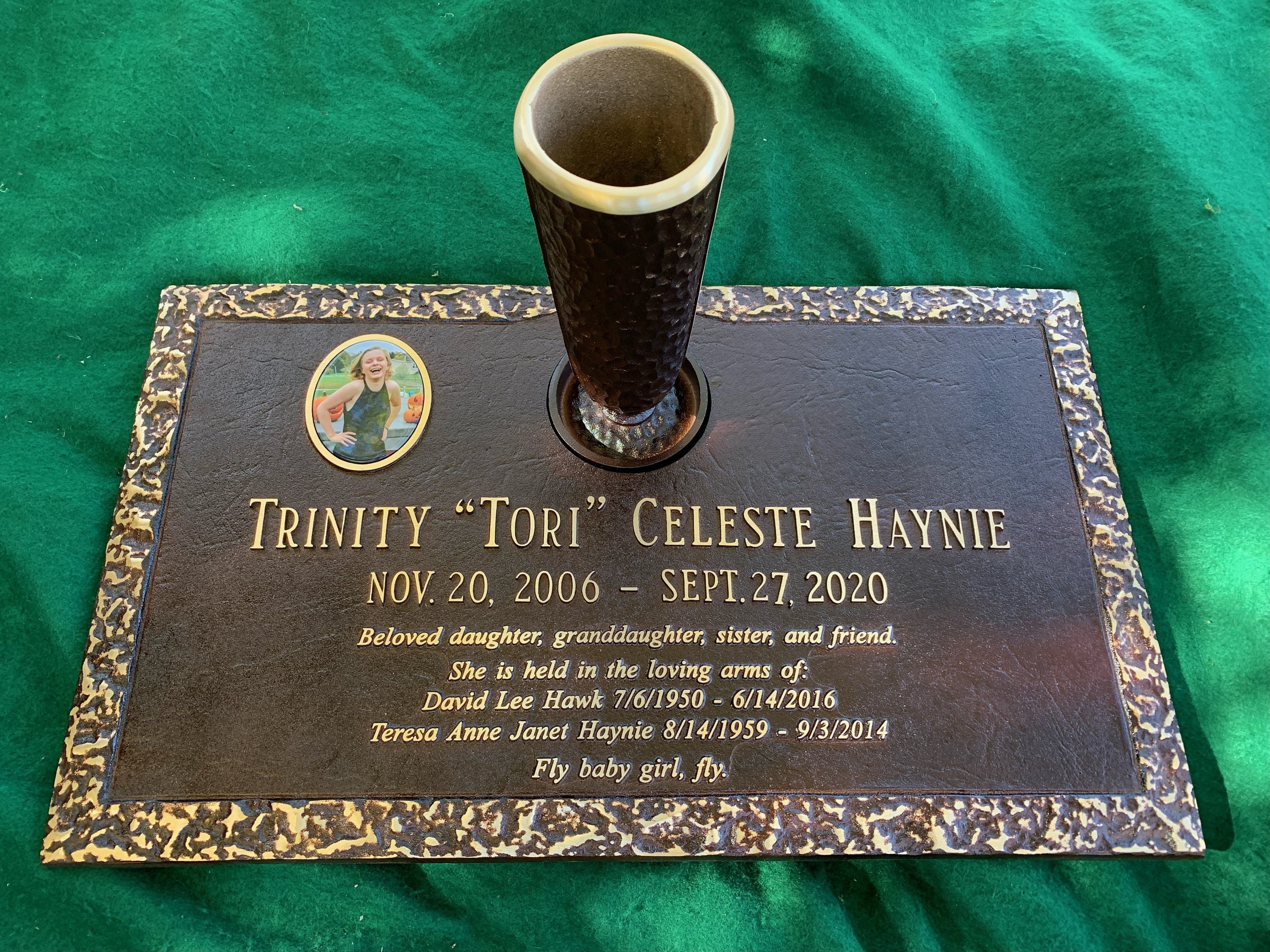 Flat Bronze Grave Marker With Vase Plain Rock Edge Design Etsy UK