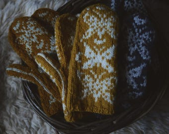 PDF Knitting Pattern – Butterfly Mittens, 3 Sizes