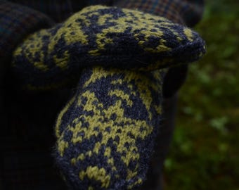 Hand-Knit Maritime Wool Mittens | Original Design | Nature Mittens