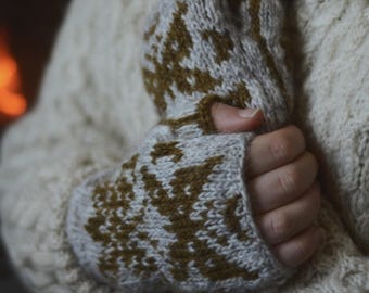 PDF PATTERN - Butterfly Fingerless Mittens - 3 Sizes - Original Woodfolk design