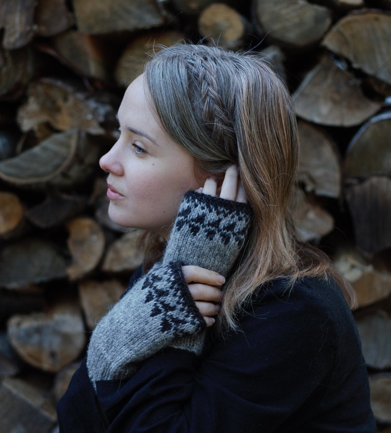 PDF PATTERN Foxtail Fingerless Mittens // Woodfolk Original Pattern // Size S M L XL zdjęcie 1