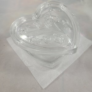 Heavy Glass HEART TRINKET BOX Flowers Pressed into Glass Top Made in Japan