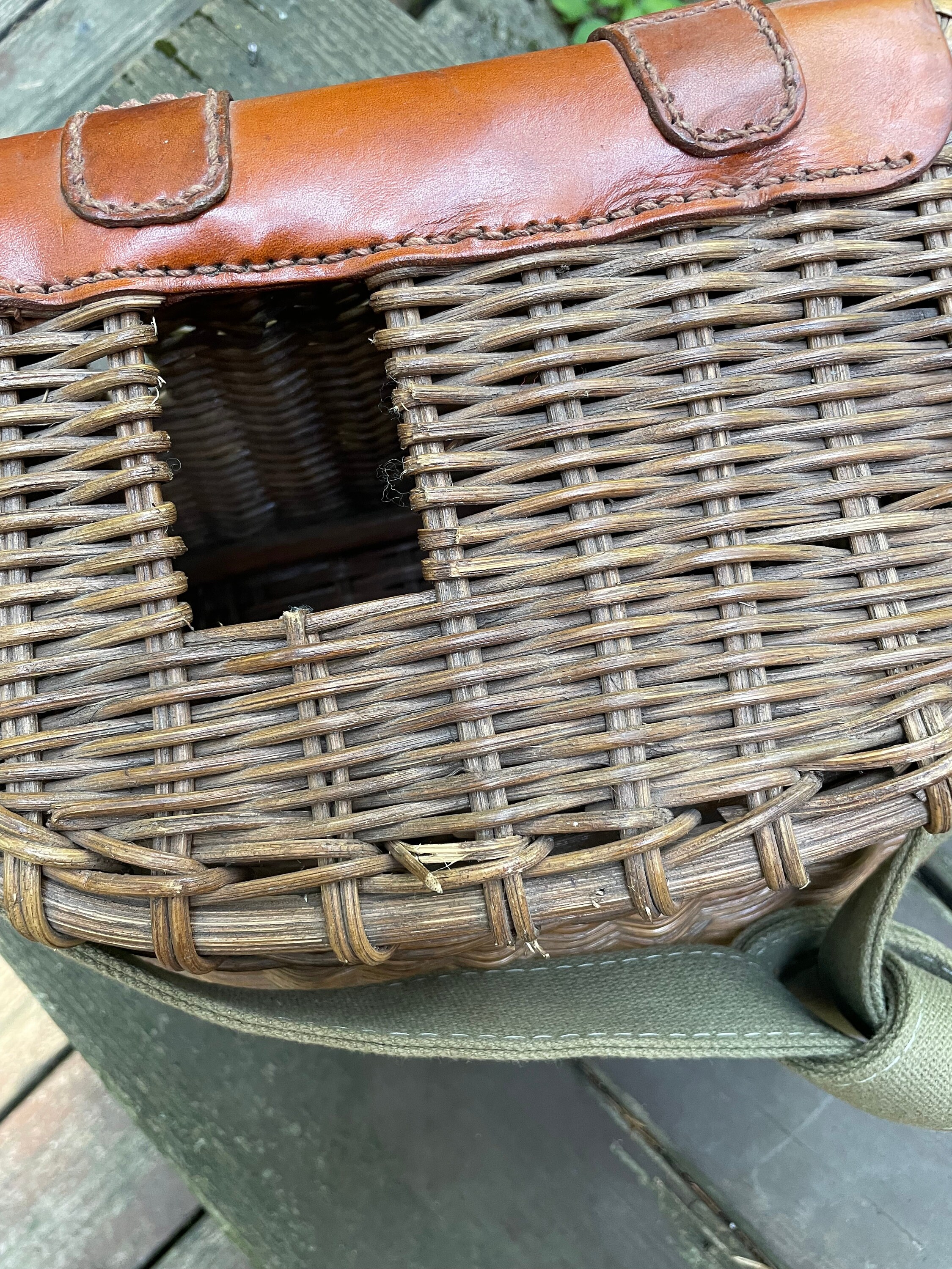 Vintage Wicker Fishing Creel Basket Fly Fishing Gear Angler Supplies