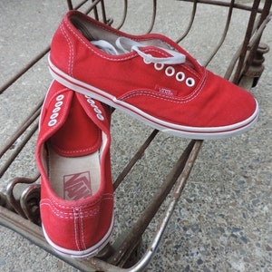 VANS Sneakers OFF THE Wall Red Canvas Shoes Lace up Kicks Size 5 - Etsy