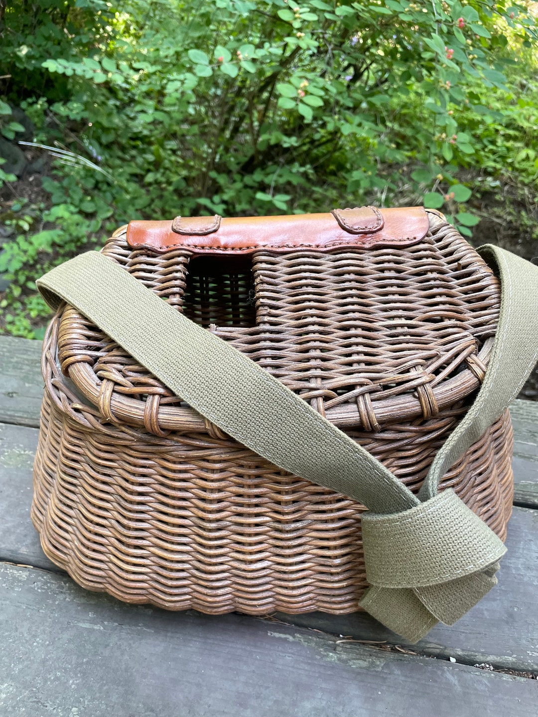 Vintage Wicker Fishing Creel Basket Fly Fishing Gear Angler Supplies