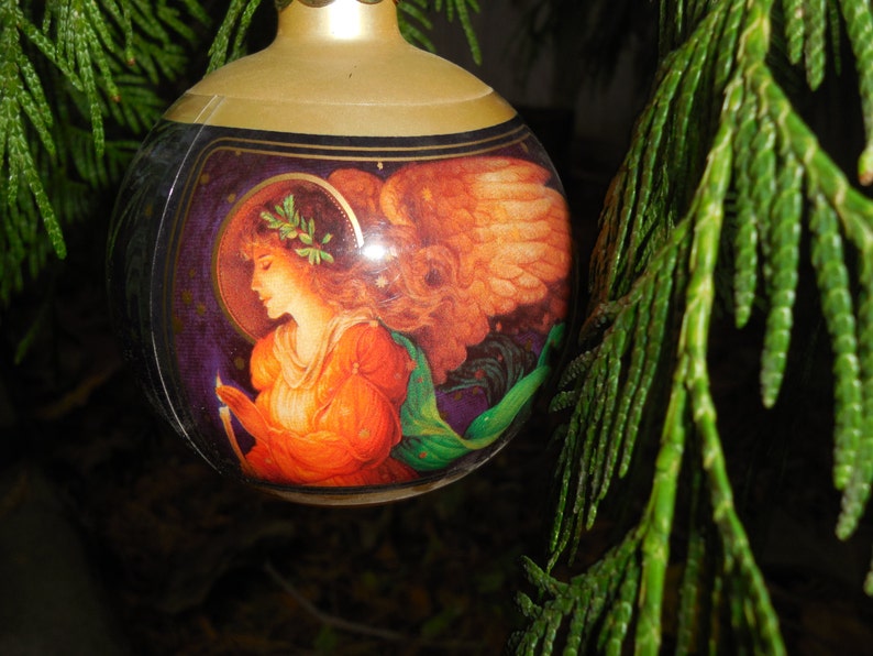 Hallmark Holiday Ornament Keepsake Christmas Ornament Vintage 1982 Glorious Angel