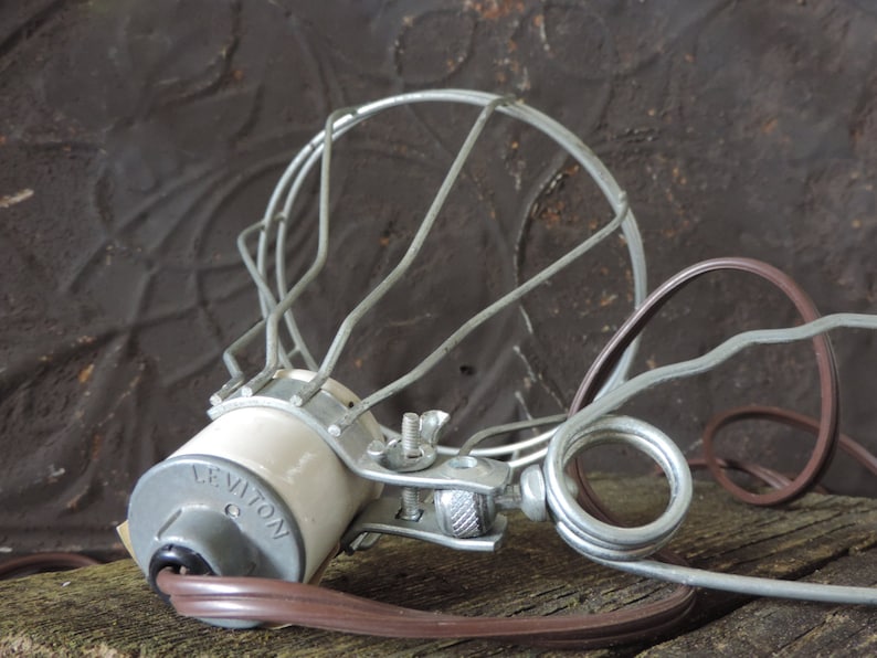 Vintage Wire Cage Clamp Light Trouble Light Leviton Porcelain Socket Metal Clamp Light Fixture Office Design Industrial Surplus