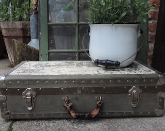 Baúl militar antiguo, baúl de almacenamiento, caja de equipaje antigua, color verde militar y gris.